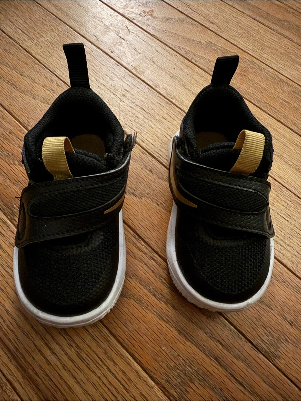 Nike Kids Black and Gold Hook-and-Loop Sneakers